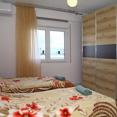 Beachfront 3br/2ba In Vollga Lejlighed Durrës