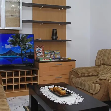 Beachfront 3br/2ba In Vollga * Durrës